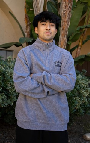 1/4 ZIP ESSENTIAL 2.0 CAL POLY 1938 OVER POMONA