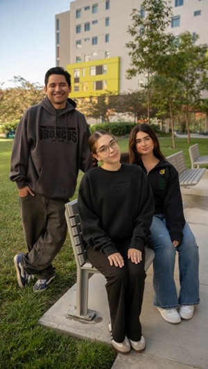 CREW CLUB FLEECE W/EMB CAL POLY POMONA OVER BRONCOS ANTHRACITE